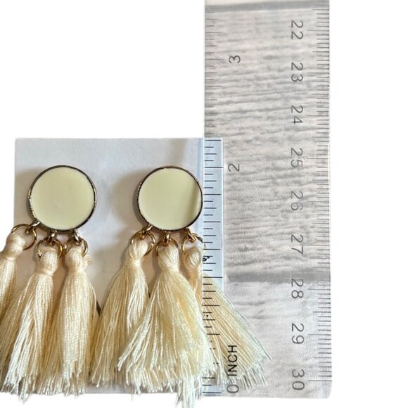 IMCT Cream Fringed Triple Tassel Earrings Gold Tone Pierced Cottage Bohemian NWT - Picture 3 of 4